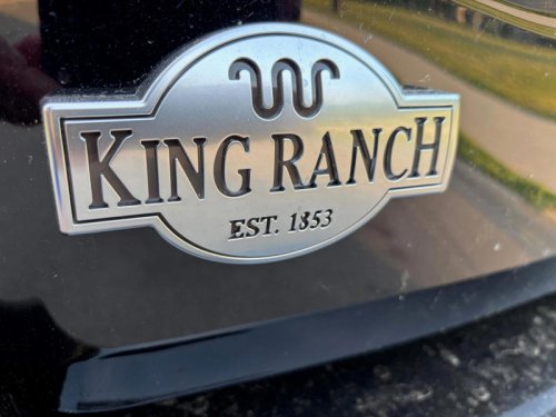 2025 Ford Expedition has trick tailgate, wide-screen display