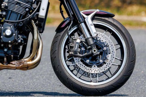 【レビュー】カワサキ「Z900RS」インプレ（2025年）｜優美なフォルムと力強い走りに凝縮された“Z”の魅力