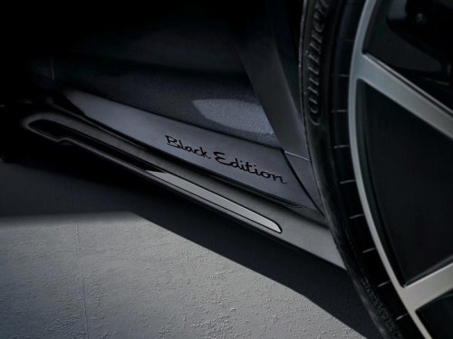 Gallery: 2026 Porsche Taycan Black Edition Photos