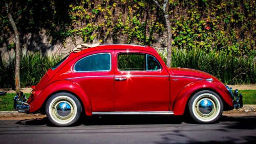 10 Classic Cars That Are Cheaper to Restore Than Buy