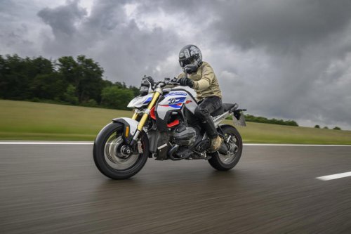 BMW R 1300 R試乗レポート｜国際試乗会で体感した最新ネイキッドバイクの進化