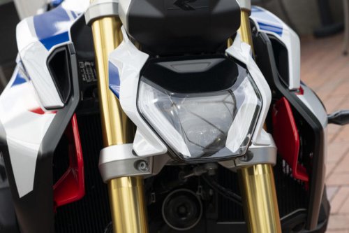 BMW R 1300 R試乗レポート｜国際試乗会で体感した最新ネイキッドバイクの進化