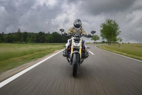 BMW R 1300 R試乗レポート｜国際試乗会で体感した最新ネイキッドバイクの進化