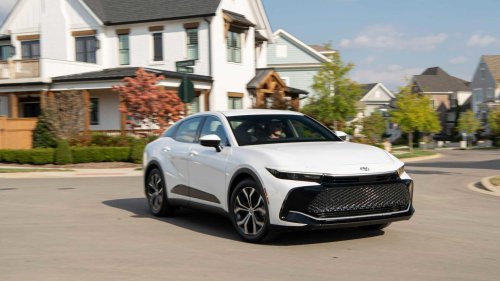 Toyota Crown sedan: Lexus luxury at mainstream prices