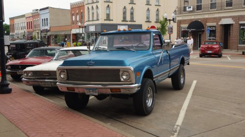 9 classic trucks that were built to handle anything