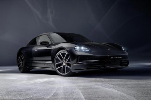 ポルシェジャパンがブラックでコーディネートした「タイカン」と「カイエン」「カイエン クーペ」の特別仕様車を導入