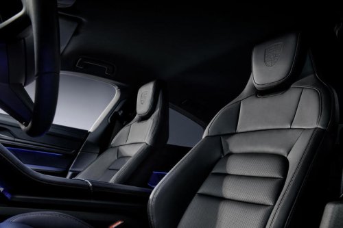 ポルシェジャパンがブラックでコーディネートした「タイカン」と「カイエン」「カイエン クーペ」の特別仕様車を導入