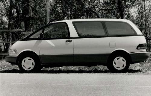 The 4 Coolest Minivans That Should’ve Never Existed—but Absolutely Did