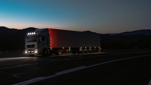 20 Struggles Semi-Truck Drivers Face