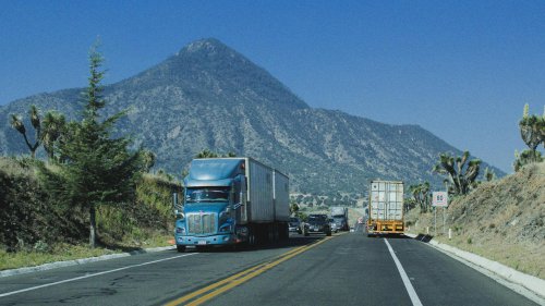 20 Struggles Semi-Truck Drivers Face