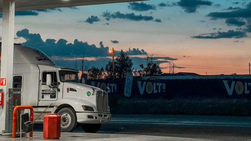 20 Struggles Semi-Truck Drivers Face