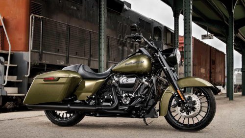 The Harley Road King Debuted In The 90s And Is In Production Ever Since