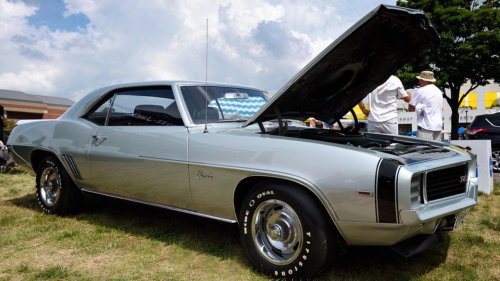 10 memorable muscle cars from the golden era of the ’60s