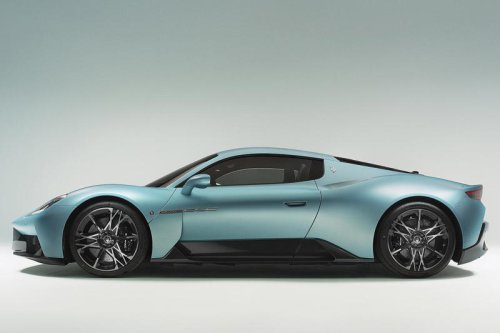 マセラティがMC20の進化形となる新型スーパースポーツカー「MCプーラ」を世界初披露