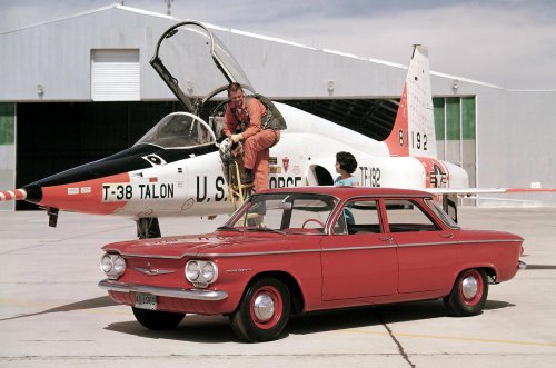 La edad de oro del coche con motor trasero