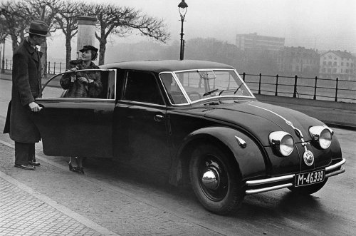 La edad de oro del coche con motor trasero