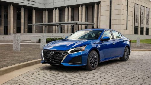 2013 Mercedes-Benz S 600 vs 2026 Nissan Altima: Luxury for Altima prices