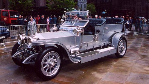 9 luxury cars that once ruled the road