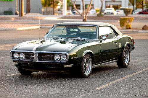Gorgeous 1960s Classic Cars That Still Turn Heads