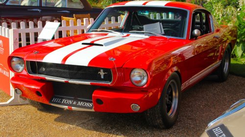 8 classic performance cars from the golden muscle era that still turn heads