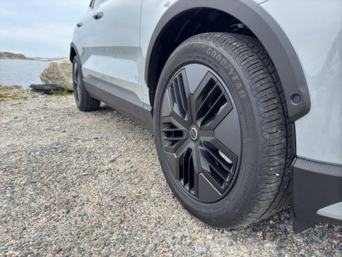 Volvo EX30 Cross Country: Photos From All Angles