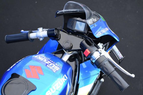 【GSX-R mini？】鈴鹿8耐で発見！ スズキ「CNチャレンジ」仕様の謎のミニバイク…コレなんですか？