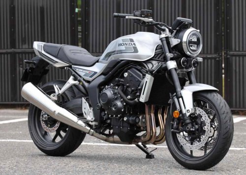 【世界初公開!!】ホンダ「CB1000Fコンセプト」に新色登場！ 全3色のラインアップが鈴鹿8耐会場でついに明らかに！