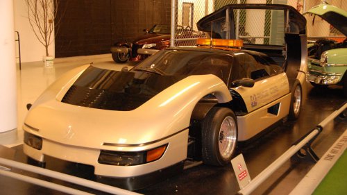 20 Cutting-Edge 80s Cars That Looked Like They Were From The Future