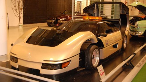20 Cutting-Edge 80s Cars That Looked Like They Were From The Future