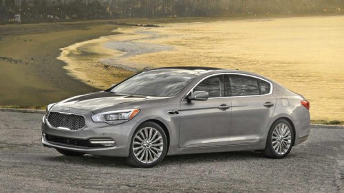 The phantom V8 sedan that history barely recorded