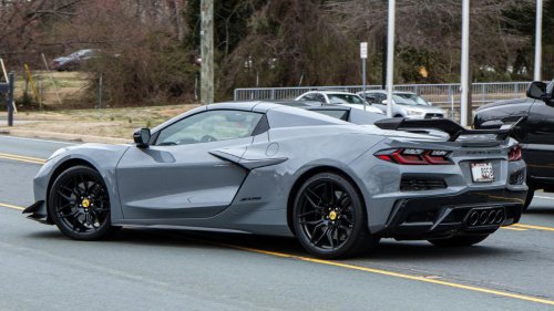 10 Muscle cars that make supercars look bad for way less money