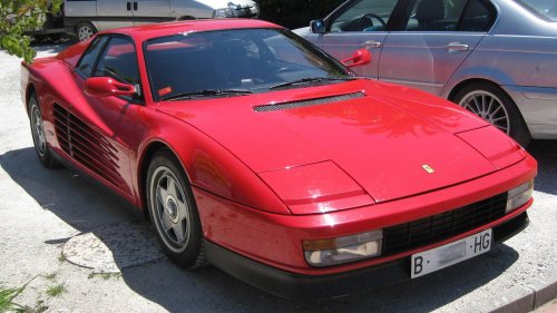 20 Cutting-Edge 80s Cars That Looked Like They Were From The Future