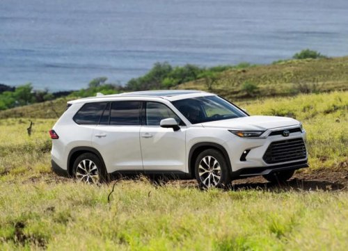 Versi Baru Kakak Toyota Kijang Innova Zenix Meluncur, Segini Harganya