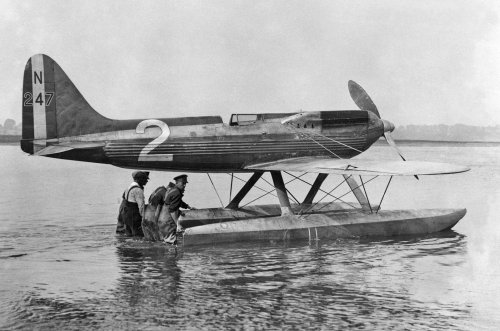 10 Gorgeous British Racing Planes