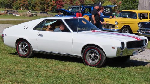 8 vintage muscle cars that were built for straight-line speed