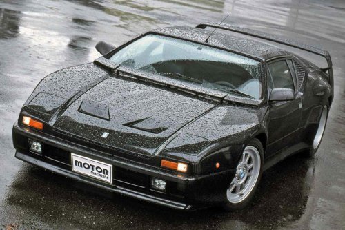 メルセデス | アウディ | キャデラック | ヒョンデ | メルセデス・ベンツ | アストンマーティン | ベントレー | シトロエン | フィアット | スマート | トヨタ | ヤマハ | マツダ | マセラティ | マクラーレン | ホンダ | インフィニティ | ランボルギーニ | ランドローバー | フォルクスワーゲン | ブガッティ | テスラ | アルピーヌ | シボレー | クライスラー | フェラーリ | フォード | ジャガー | ジープ | ロータス | プジョー | ルノー | ロールス・ロイス | アキュラ | クプラ | アルファロメオ | アルピナ | キア | ビュイック | ダッジ | ジェネシス | レクサス | スバル | スズキ | オペル | ポルシェ | ボルボ | デ・トマソ パンテーラは、アメリカンV8をミッドに搭載したマッスルカーだった【スーパーカークロニクル・完全版／015】