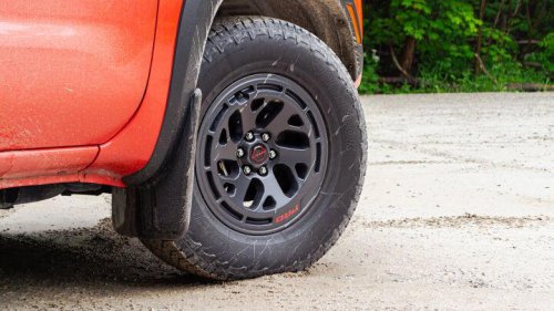 Toyota Tacoma Trailhunter vs Nissan Frontier Pro-4X Comparison