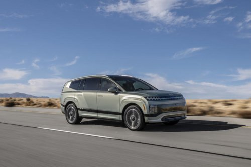 Kia EV9's March lease deals make the Tesla Model X hard to justify