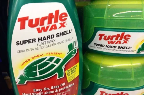 16 Items Grandparents Kept in the Car That Would Raise Eyebrows Today