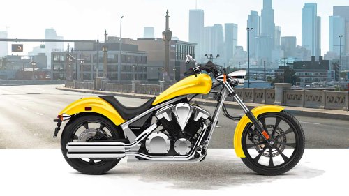 The cruiser with Japanese reliability and Harley-level presence