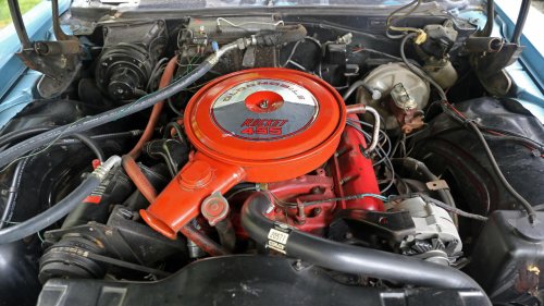 9 vintage V8 engines that mechanics say were built to last