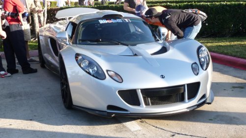 8 production vehicles that crack the 200 mph barrier
