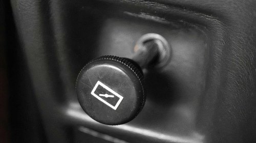 10 Classic Car Features No One Could Live Without That We've All Forgotten