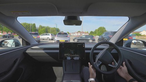 Self-driving car takes on Swindon's Magic Roundabout