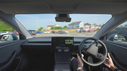 Self-driving car takes on Swindon's Magic Roundabout