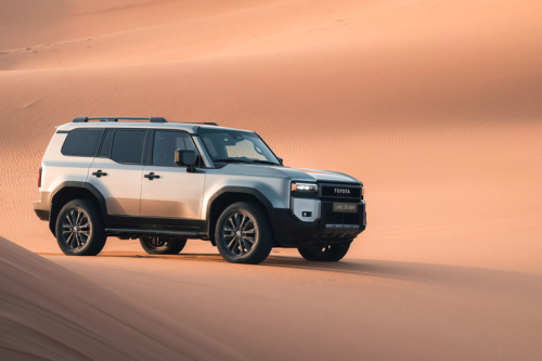 ついに「初の本格SUVハイブリッド」登場！ トヨタ・ランドクルーザーが457馬力で復活…その走破力と実用性とは