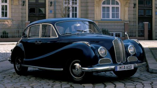 The 10 smallest V8s ever put in production cars