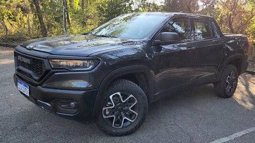 10 Pickup Trucks That Seat 6 People &amp; 10 That Could Never