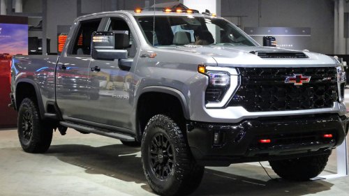 10 Pickup Trucks That Seat 6 People &amp; 10 That Could Never