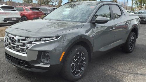 10 Pickup Trucks That Seat 6 People &amp; 10 That Could Never